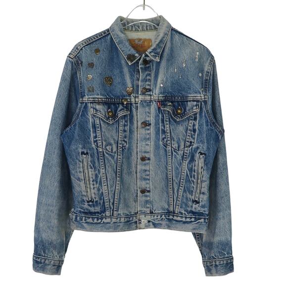 1980s Vintage Levis Denim Jacket Embellished Jean Jacket with Charms Retro Large - Picture 1 of 6